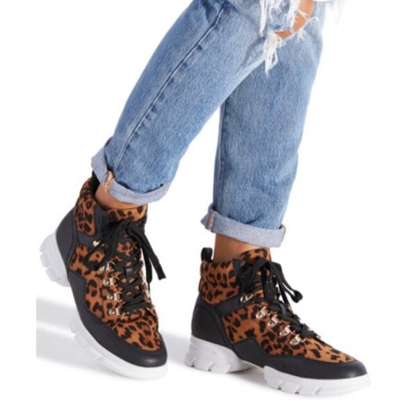 NIB Shoe Dazzle Lace Me Up Lug Sole Sneaker - 8.5 - Picture 3 of 15